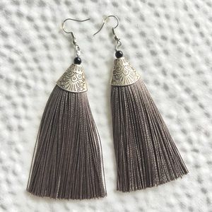 💥3 for $15💥 Gray Tassel Earrings